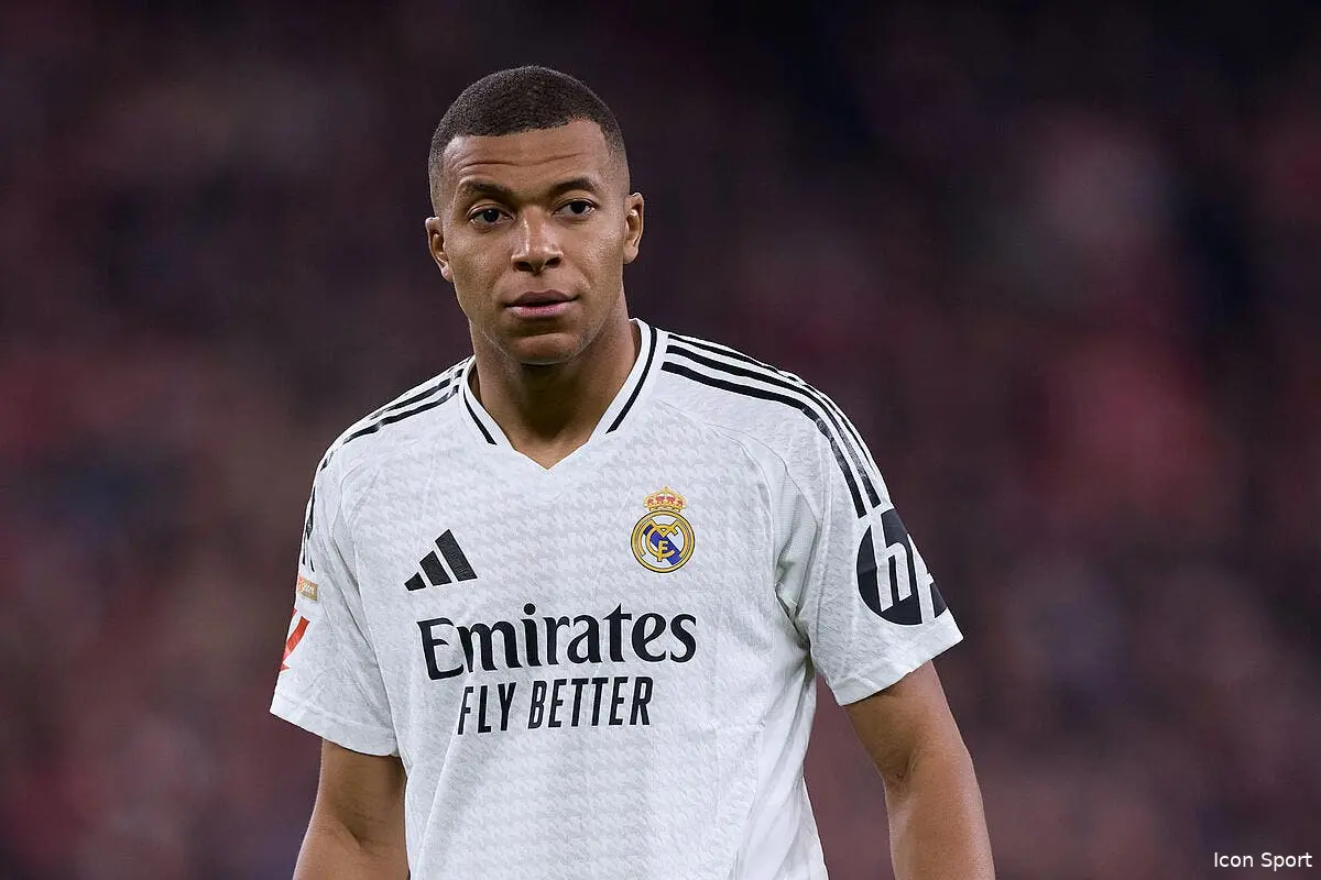 canal va s offrir un kylian mbappe peace and love iconsport 246274 0045 384962