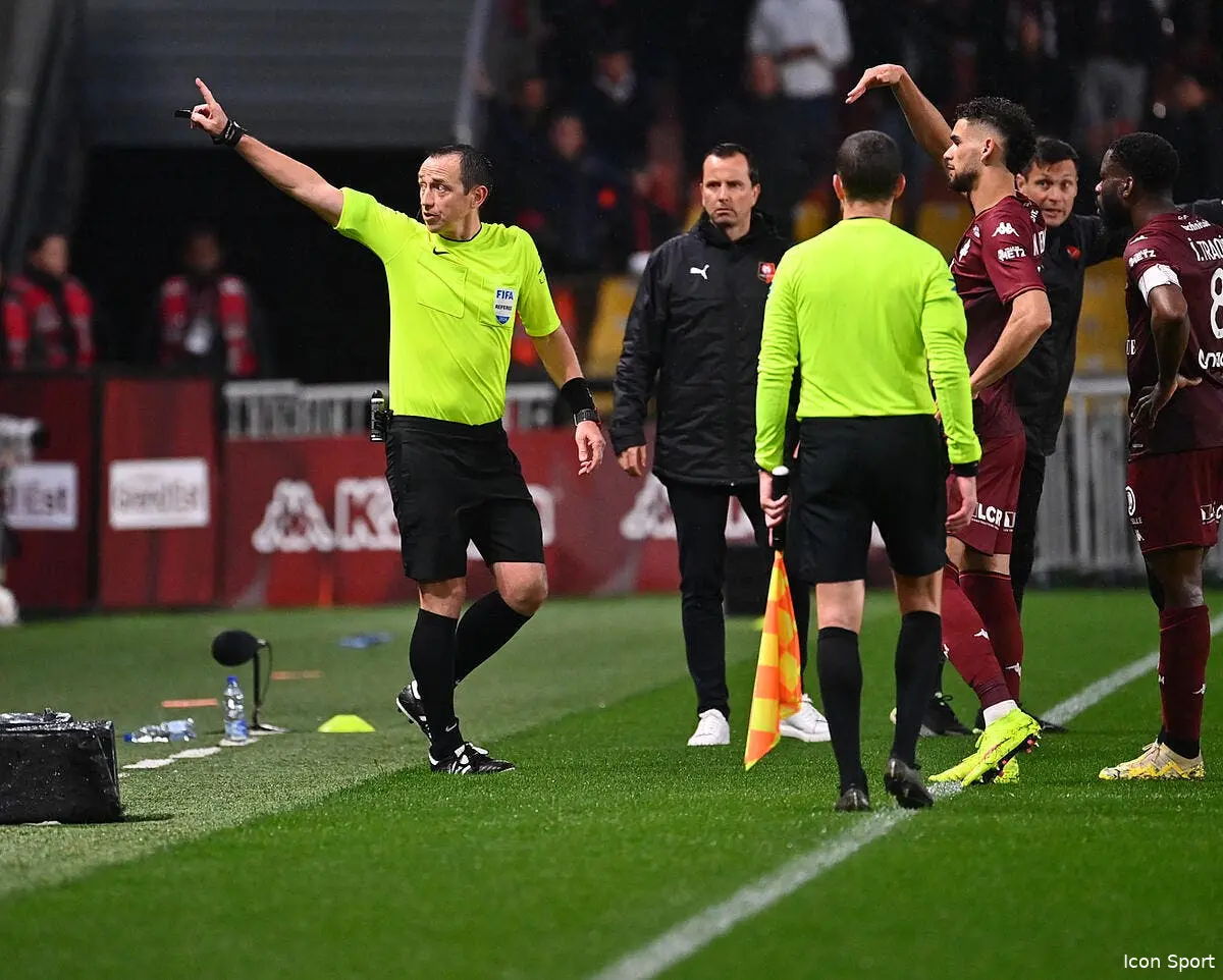 carton rouge annule pour mikautadze l arbitre a reconnu sa double erreur var 375478