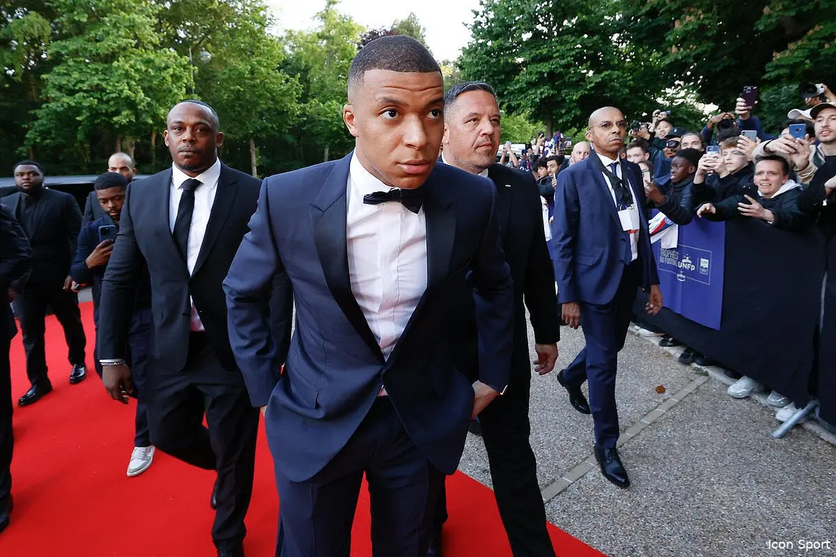 Cette fois Mbappé remercie le président du PSG et l'Emir du Qatar