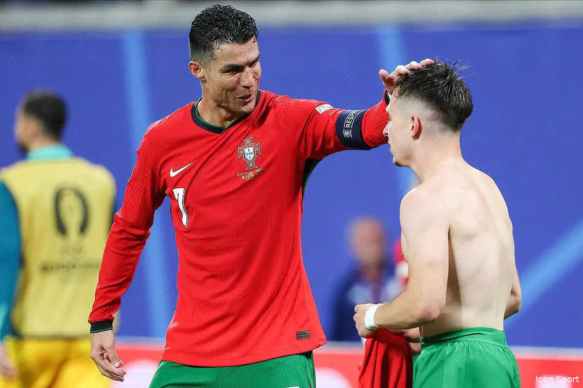 cristiano ronaldo decevant une femme se lache iconsport 232651 0023 377403