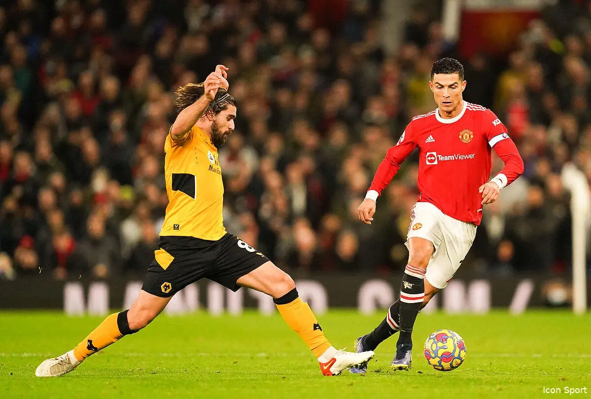 cristiano ronaldo prend le mercato de manchester united en mains icon 018064 0031 331869
