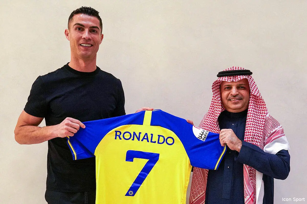 cristiano ronaldo trahit le portugal icon 836864 001 355279