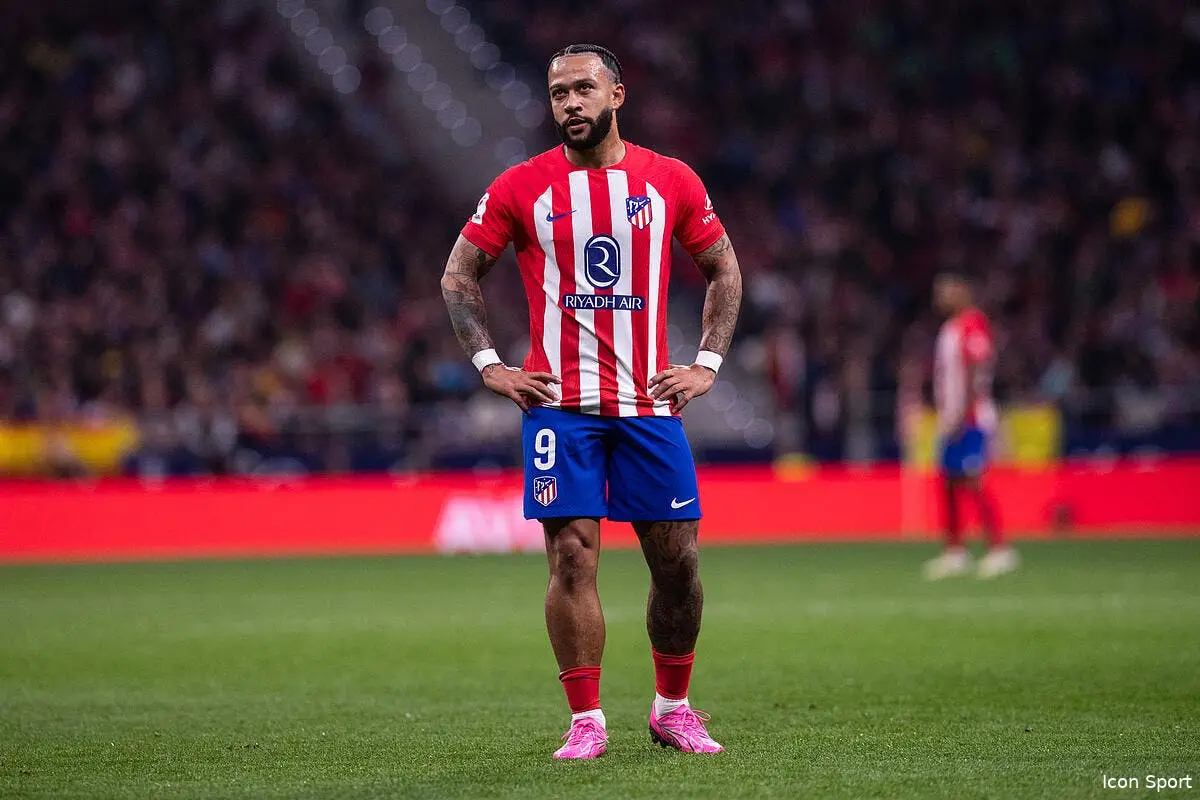 Depay s'affiche avec des bad boys et se justifie