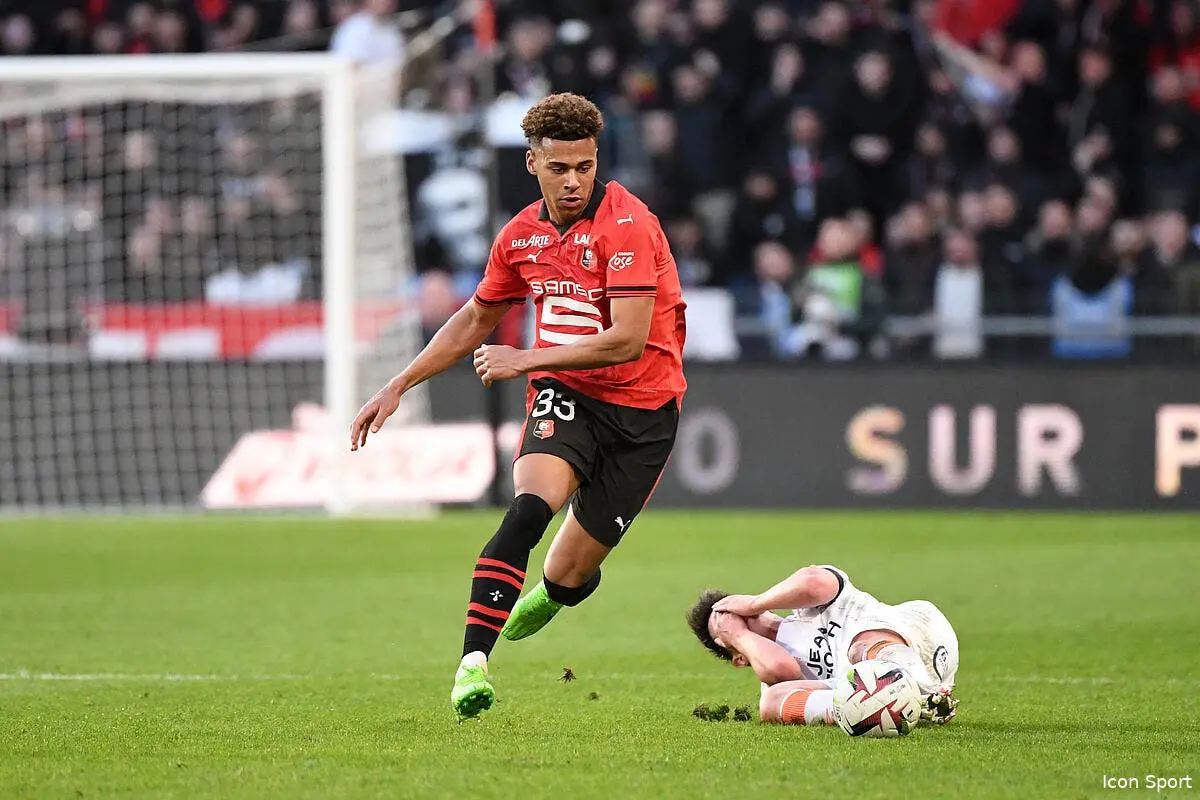 Désiré Doué change d’agent et vise le PSG !
