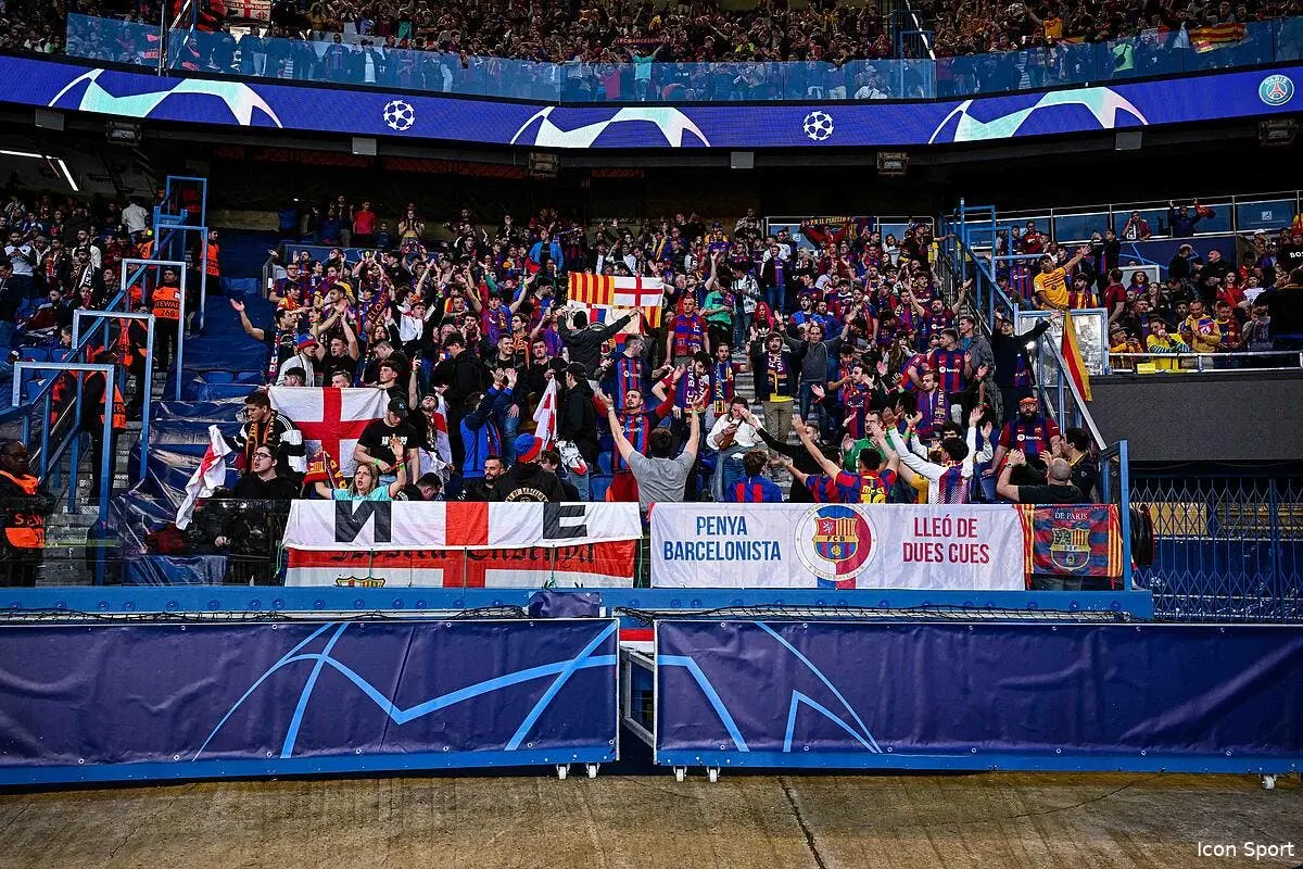 Deux fans du Barça interpellés après des saluts nazis
