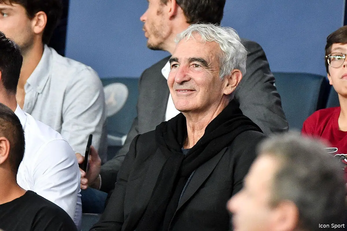 EdF : Domenech met un carton jaune à Didier Deschamps