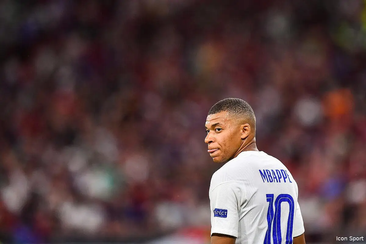 edf mbappe defend les bleus c est pas le psg icon bap 230621 93 062 317751