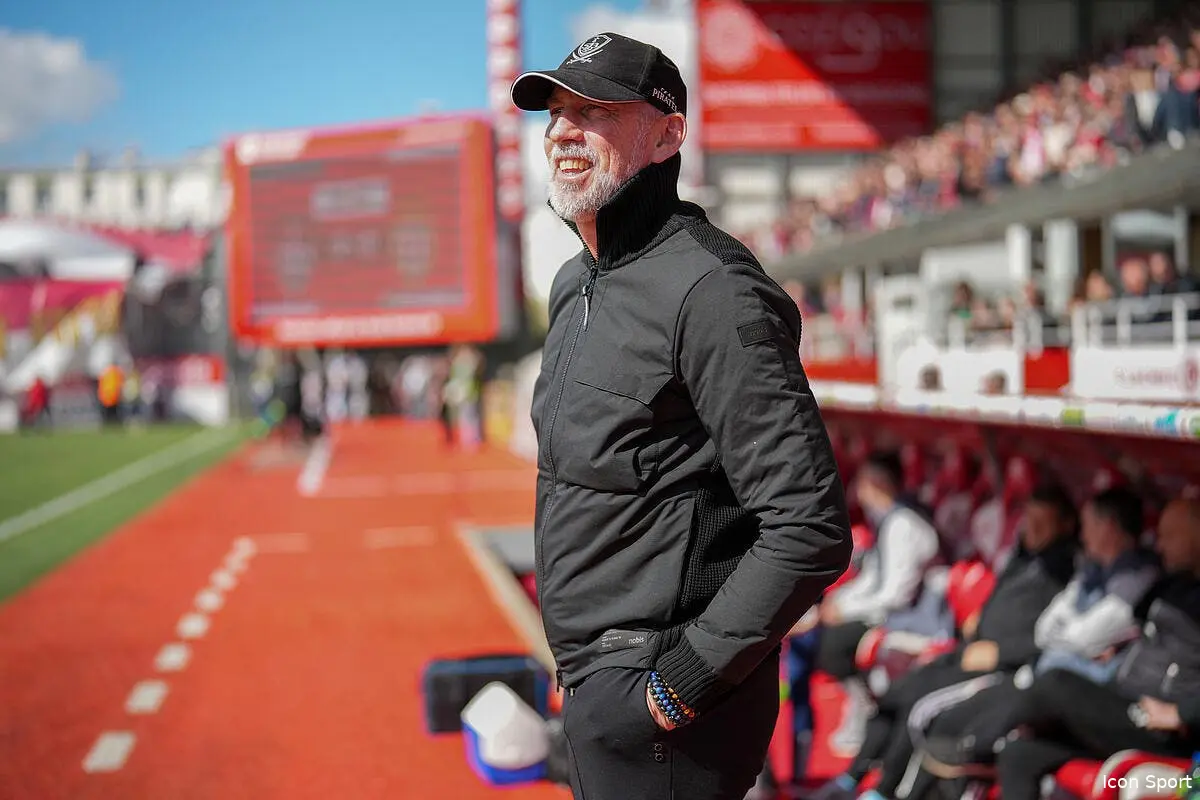 Eric Roy élu meilleur entraineur de Ligue 1