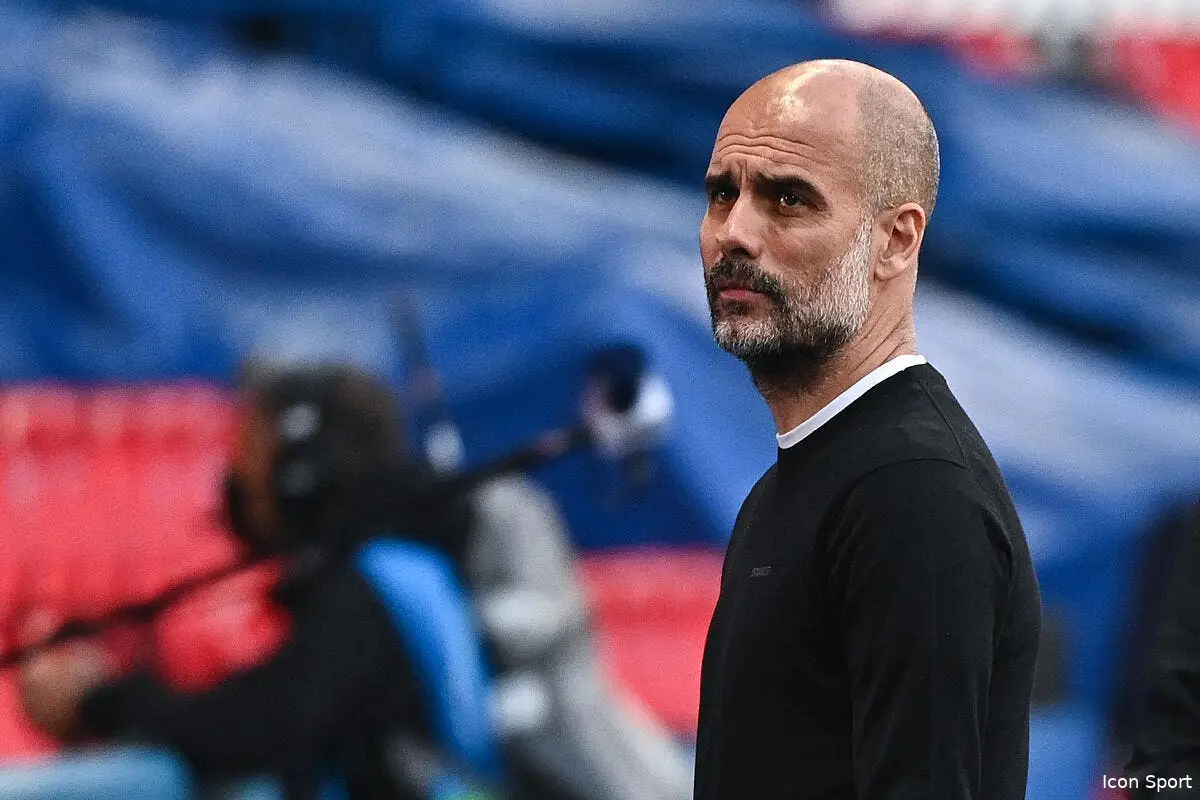 guardiola sort les dossiers evra se prend un high kick guardiola 12 341139