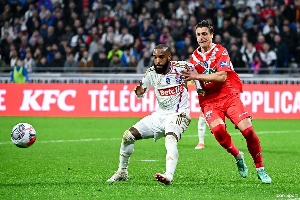 L’OL est éternel, le héros lyonnais jubile