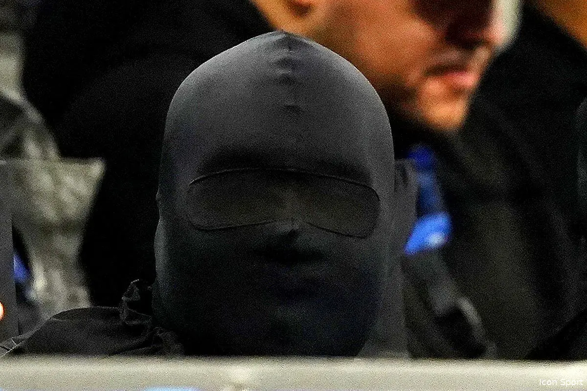 kanye west est dingue la star du rap choque le monde du football icon lp 21914991 372218