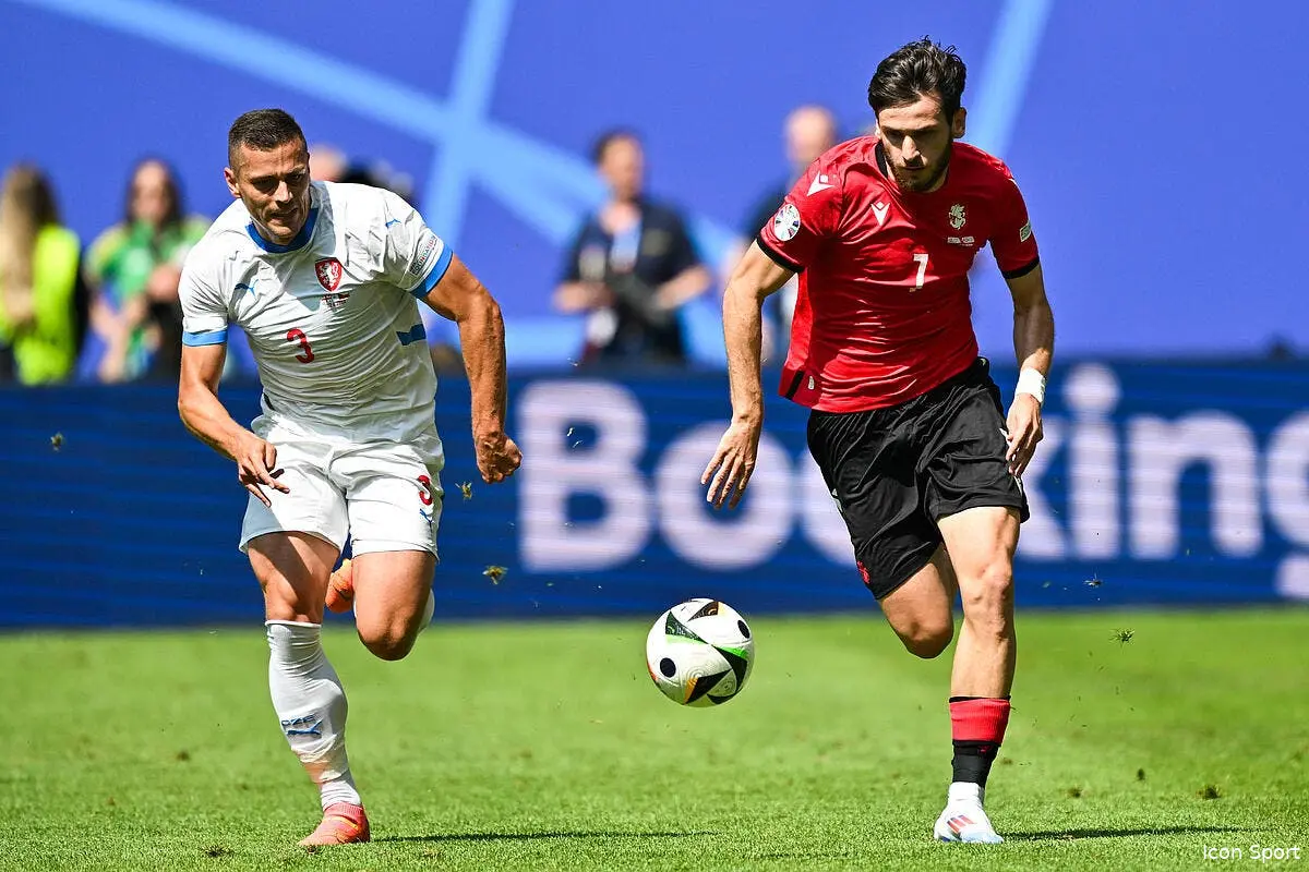 Kvaratskhelia ne partira pas ! Naples menace le PSG