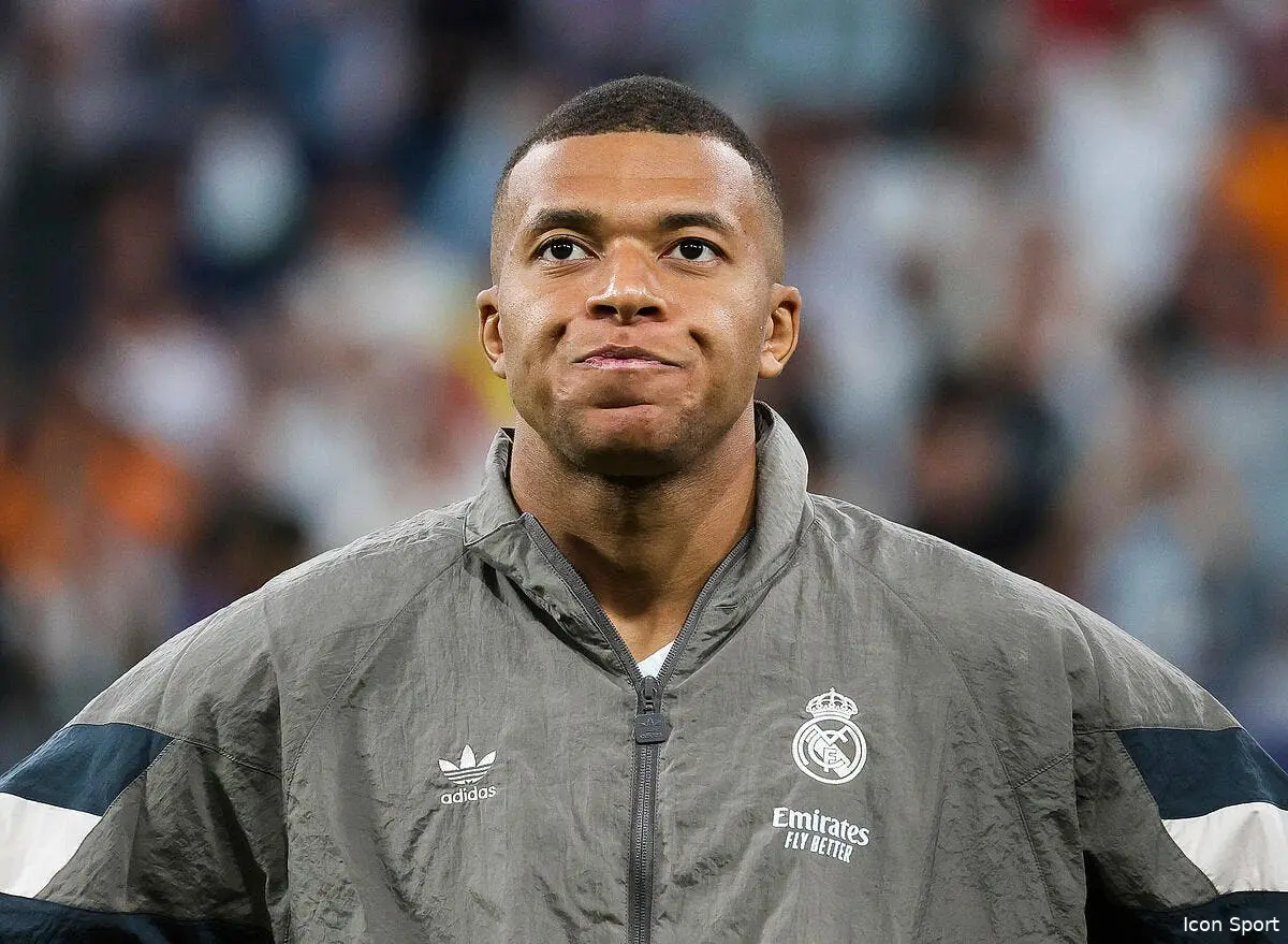 kylian mbappe renoue avec le psg mais ecarte nasser iconsport 239573 0201 381378