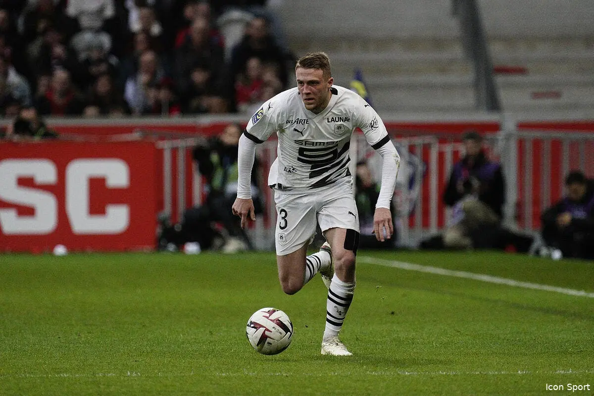 Adrien Truffert à l'OL, c'est parti !