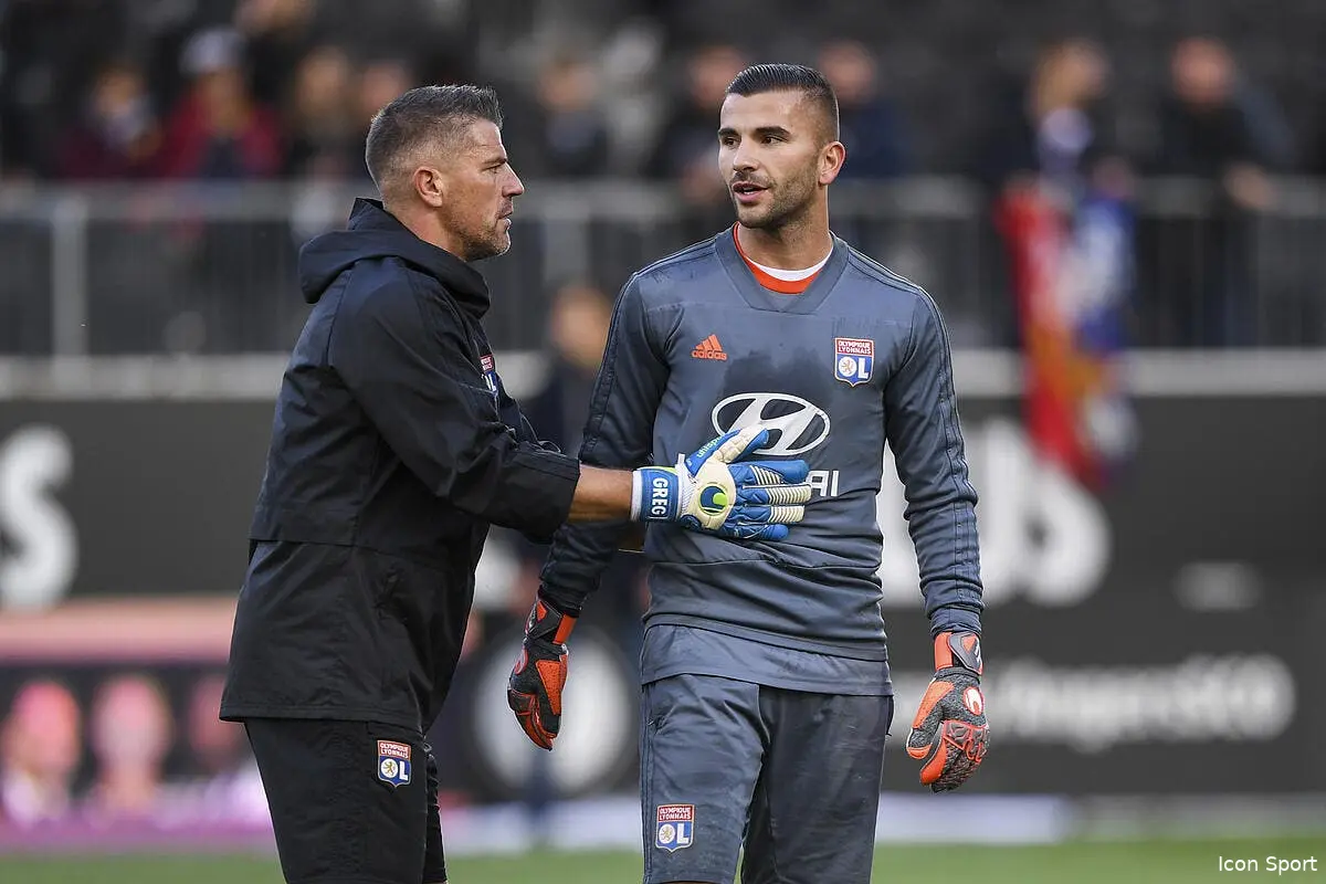 L'OL le maltraite, cette légende du club s'indigne