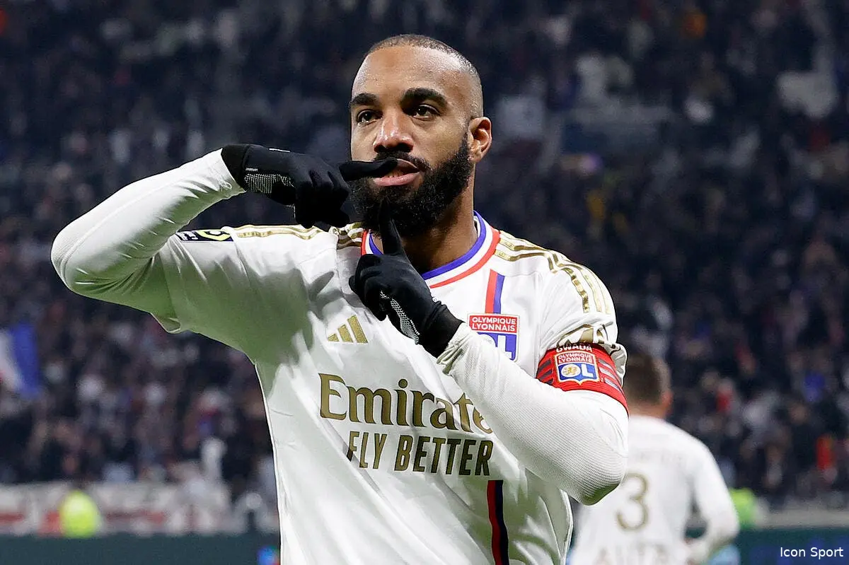 L'OL sait comment remplacer Lacazette