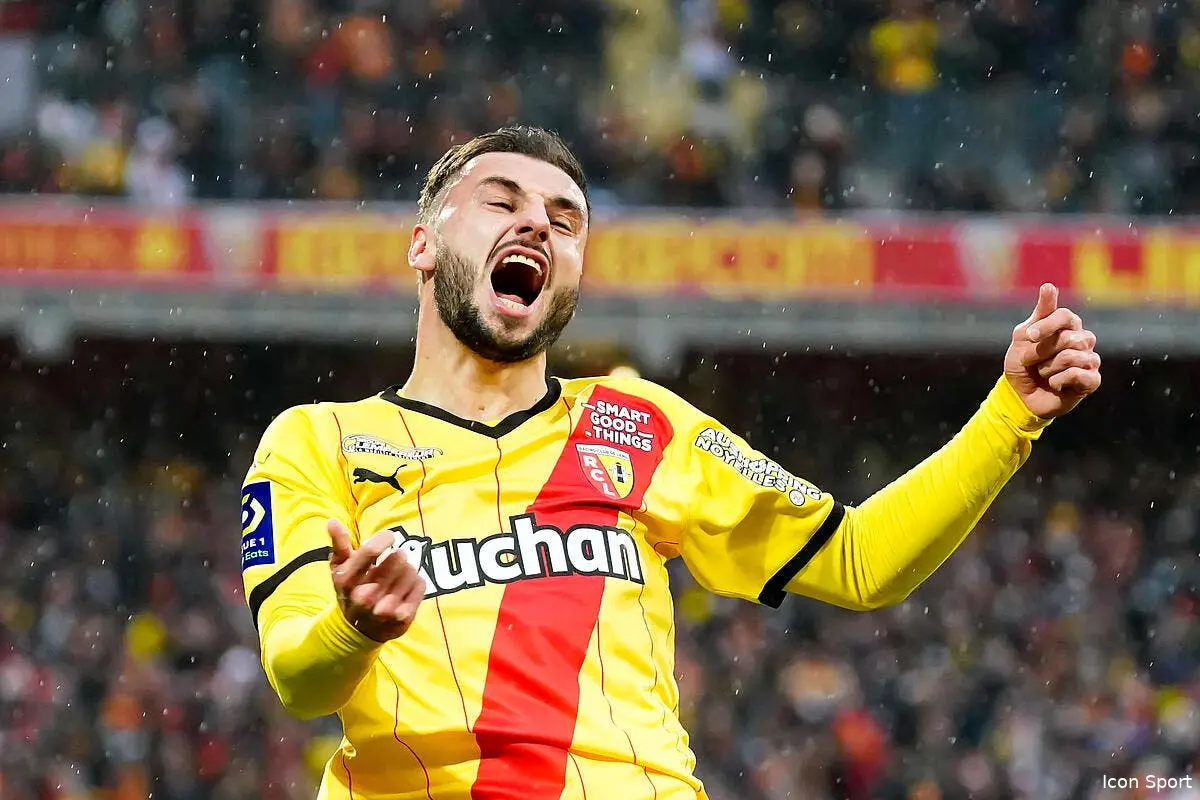 l om offre 11 millions jonathan clauss proche de marseille icon 19022022 pf18159 345881