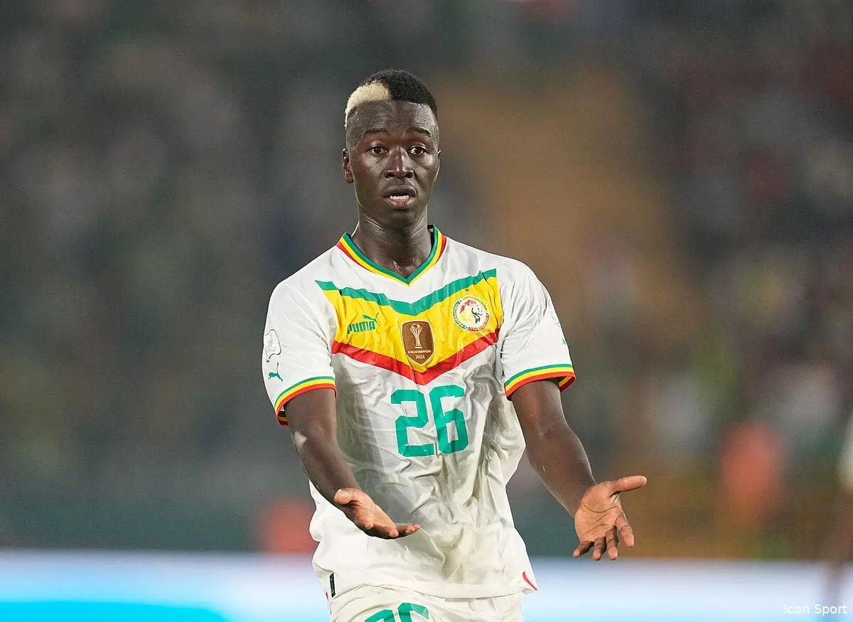 l om soupconne gueye de lui faire un sale coup dans le dos icon sipausa 50790245 371348
