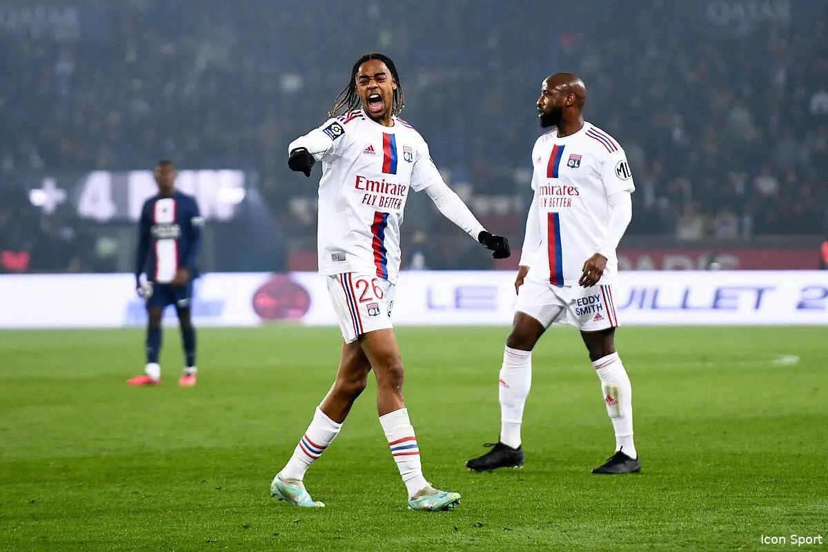 l1 l ol place deux joueurs dans l equipe type icon pl2 2651 358798