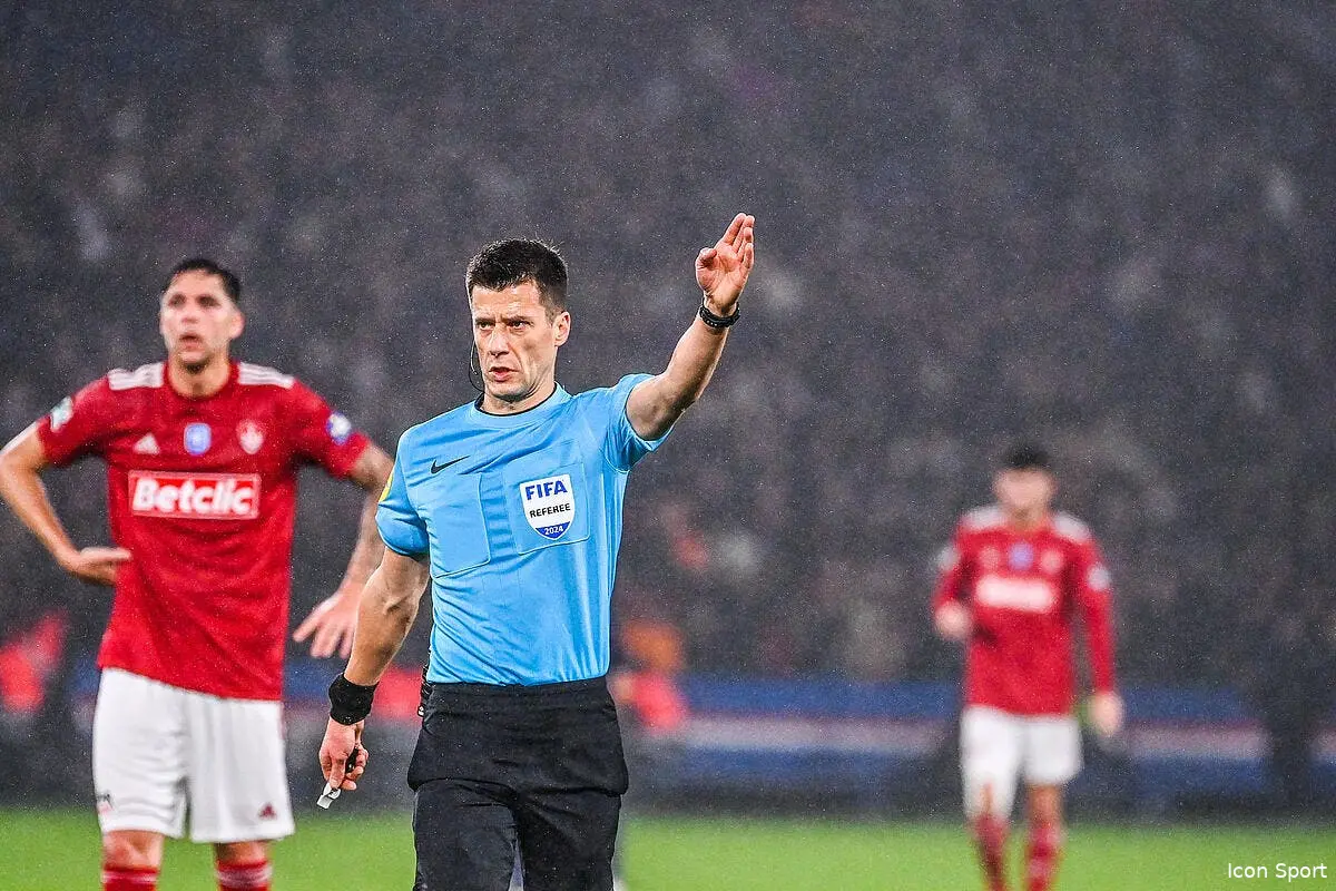 l1 les arbitres francais sonorises la fifa donne son accord icon ruh 7807 2 372242