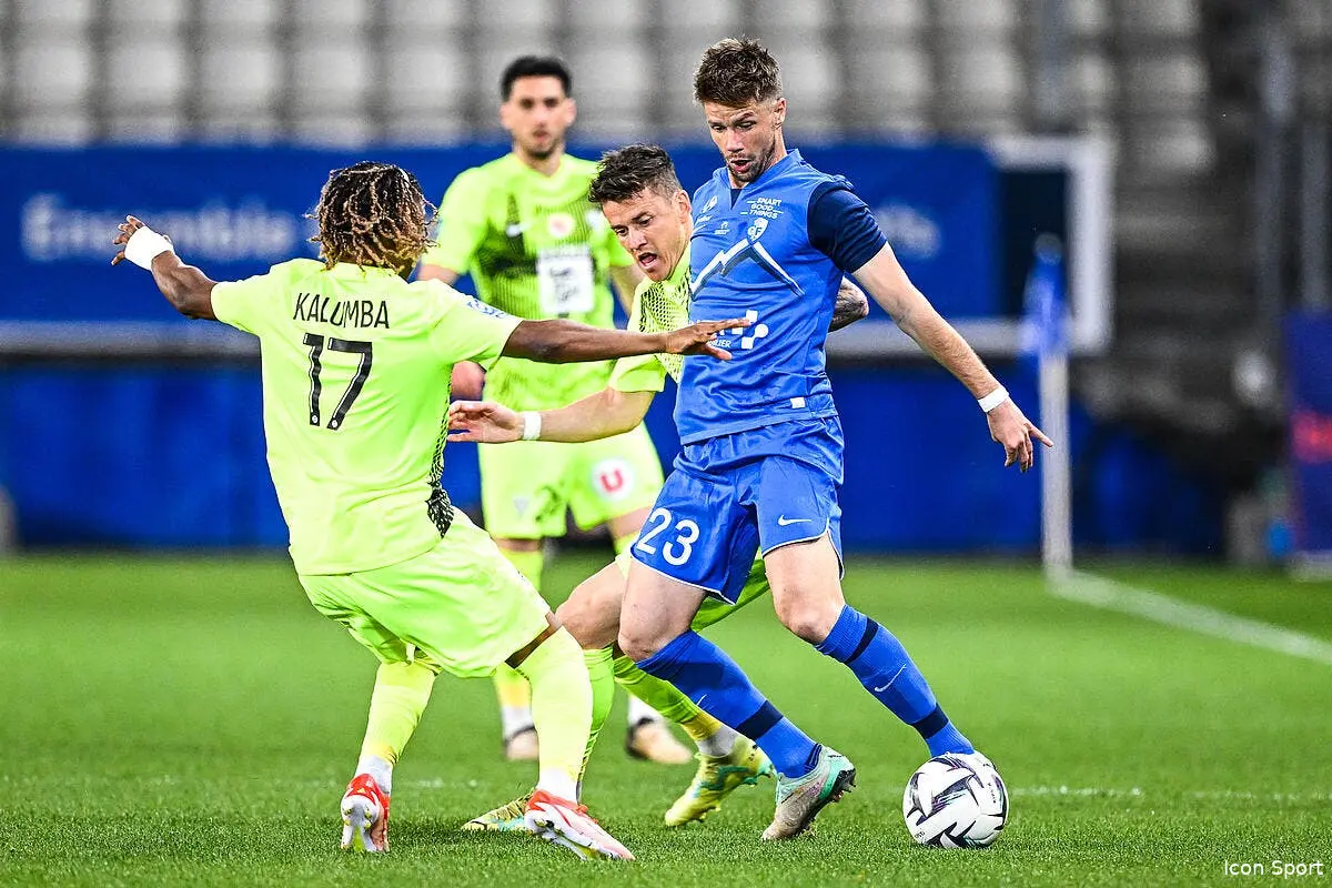 L2 : Angers fait le nul et déloge l'ASSE de la 2e place