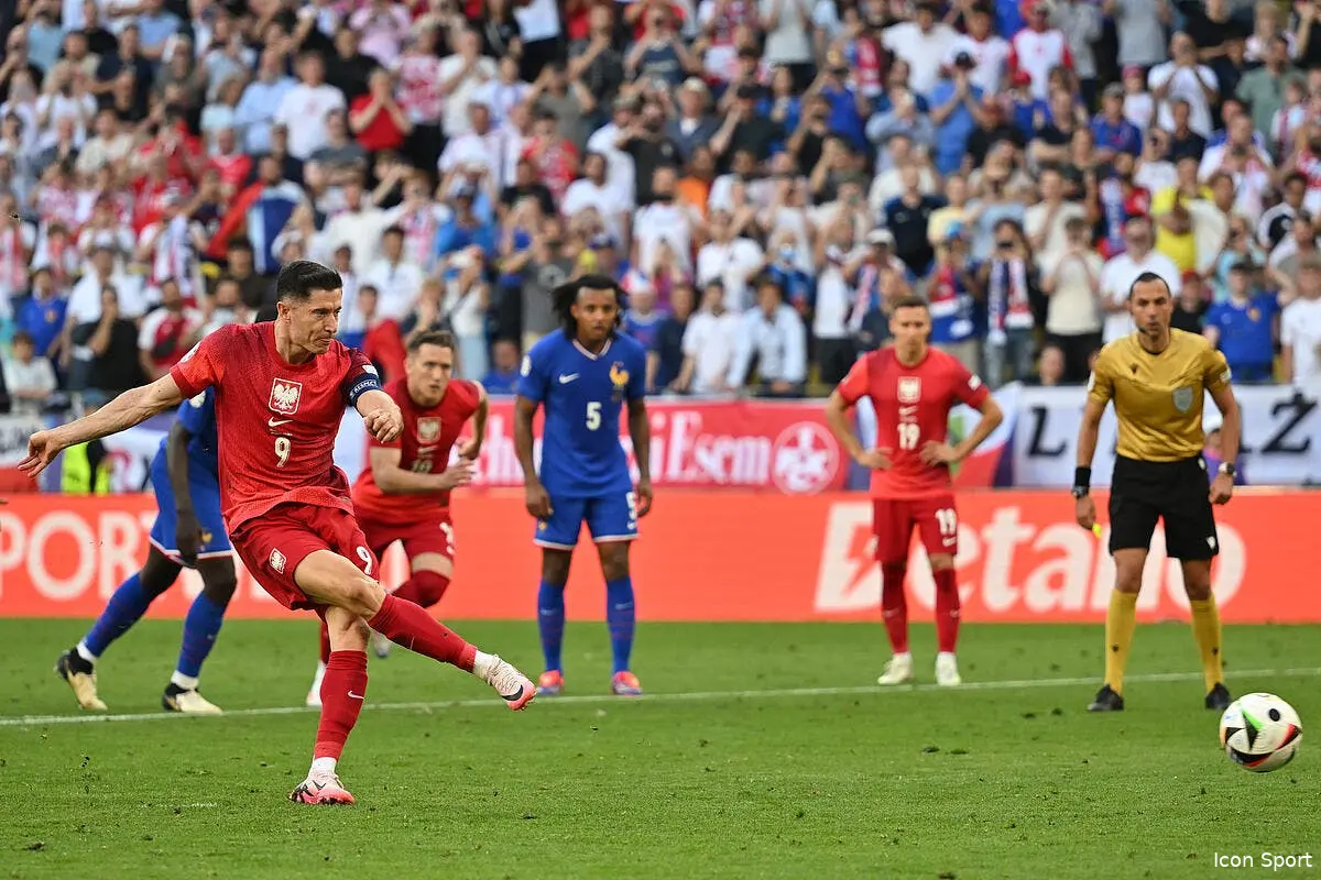 La France arnaquée sur le pénalty de Lewandowski ?