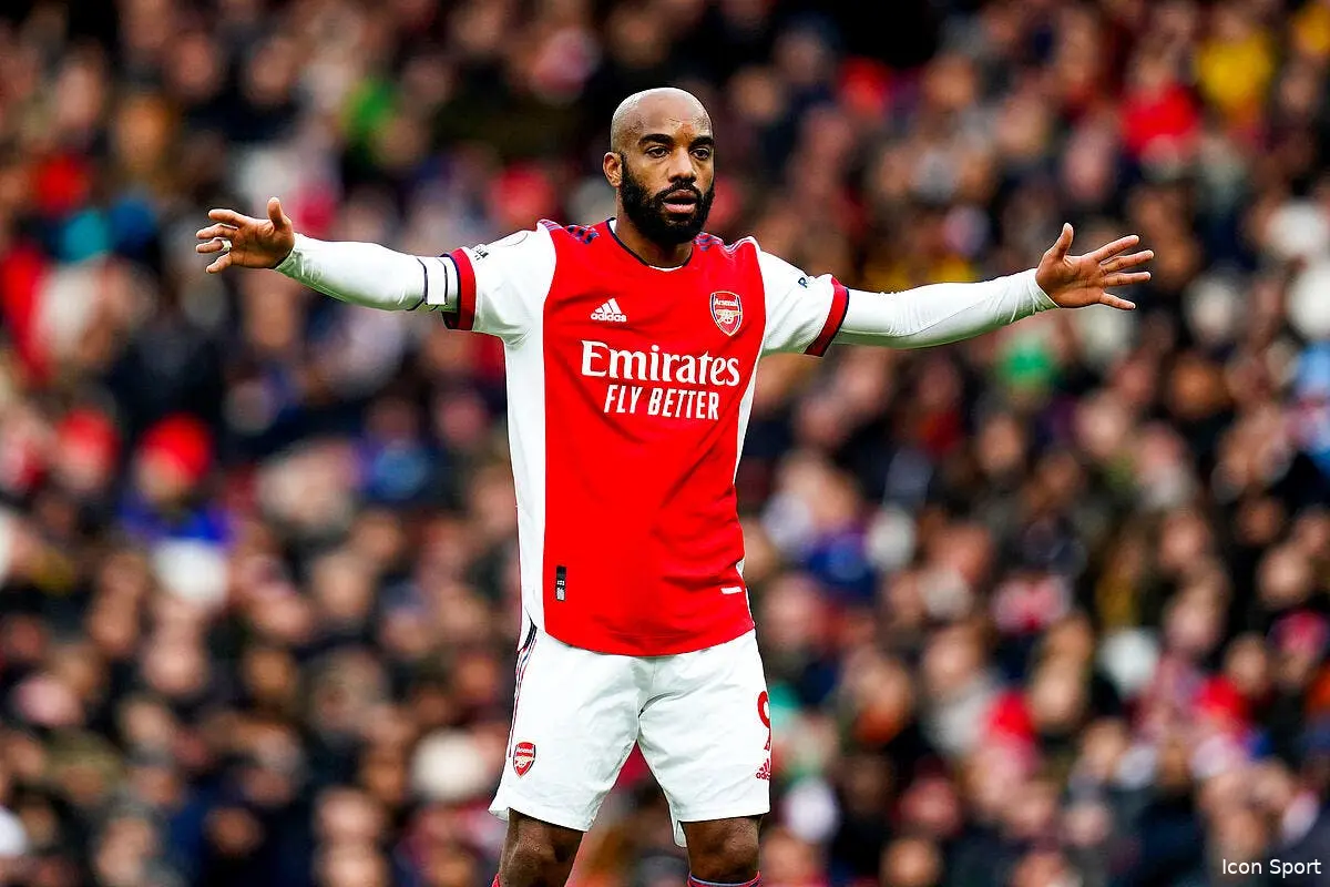 lacazette prend deux rateaux bonne nouvelle pour l ol icon 65419604 335315