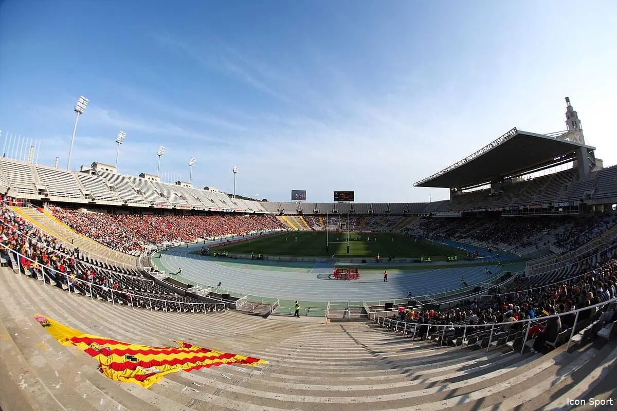 ldc barcelone naples derape 15 policiers blesses iconsport 080155 0053 373149