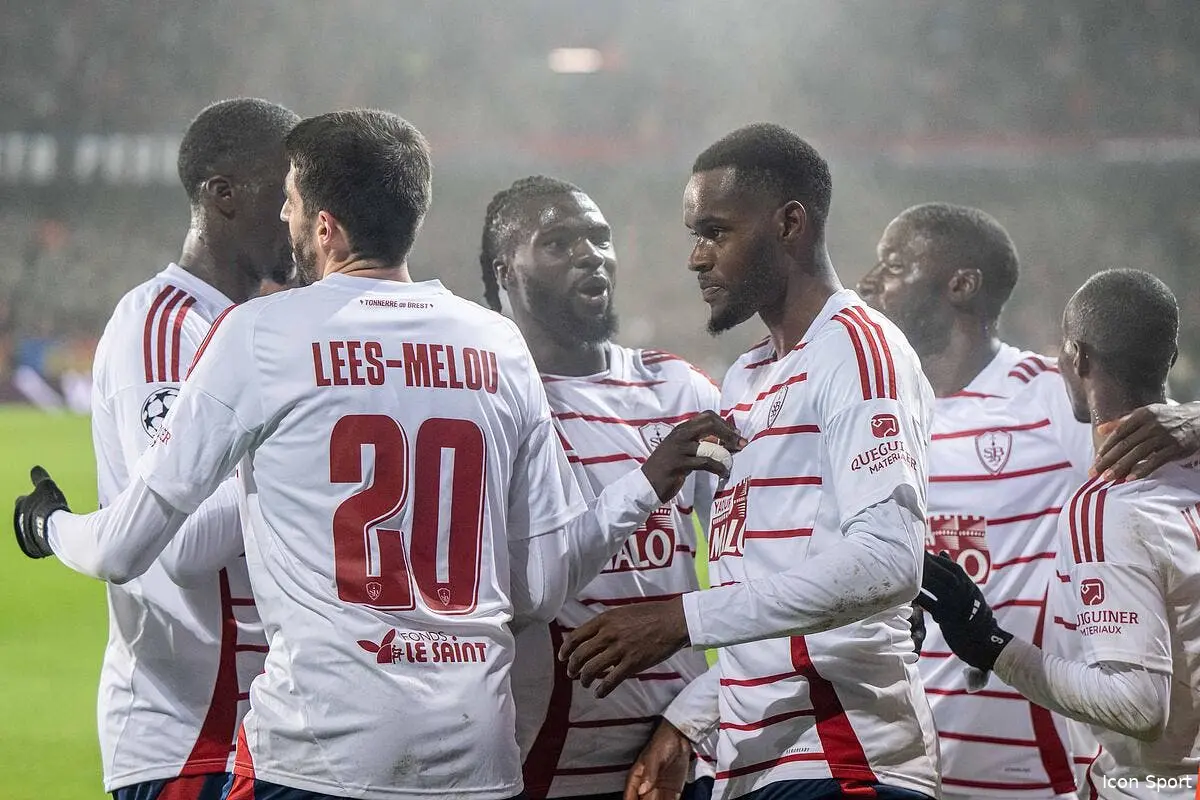ldc brest s autorise a bomber le torse devant le barca et le real iconsport 243848 0003 383587