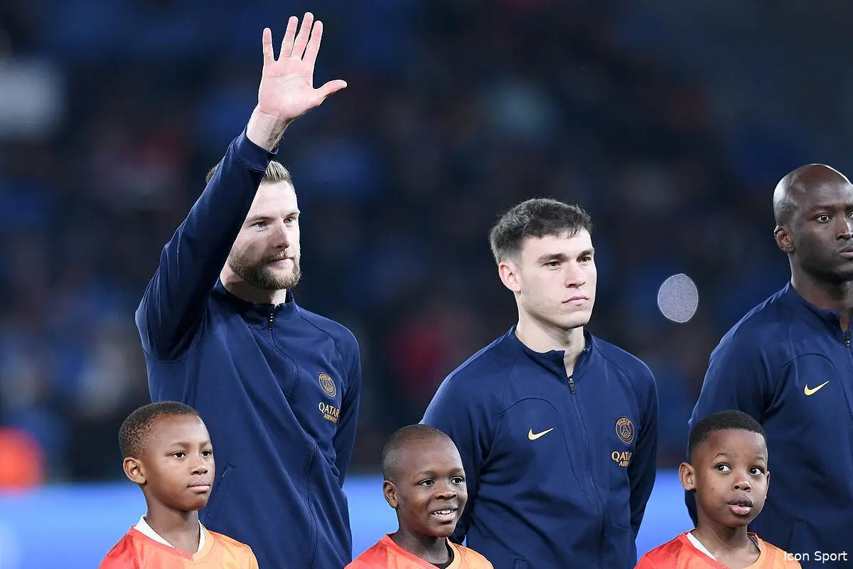 Deux défenseurs virés, le PSG n'a pas apprécié