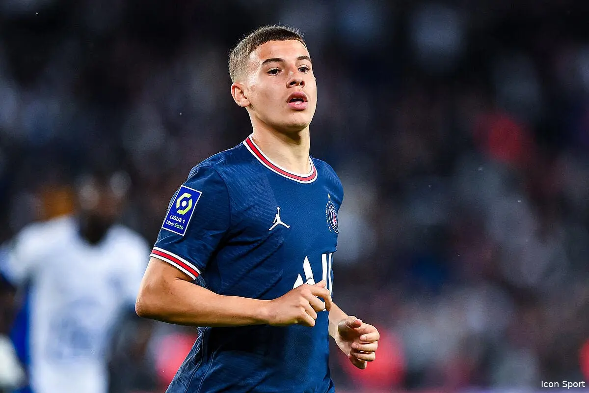 le psg a convaincu le jeune gharbi gharbi 343641