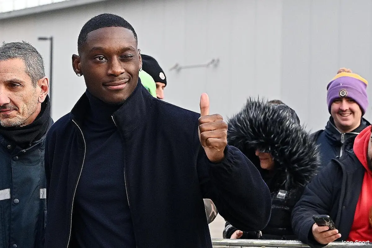 Kolo Muani bloqué, « l’amateurisme » du PSG fait scandale