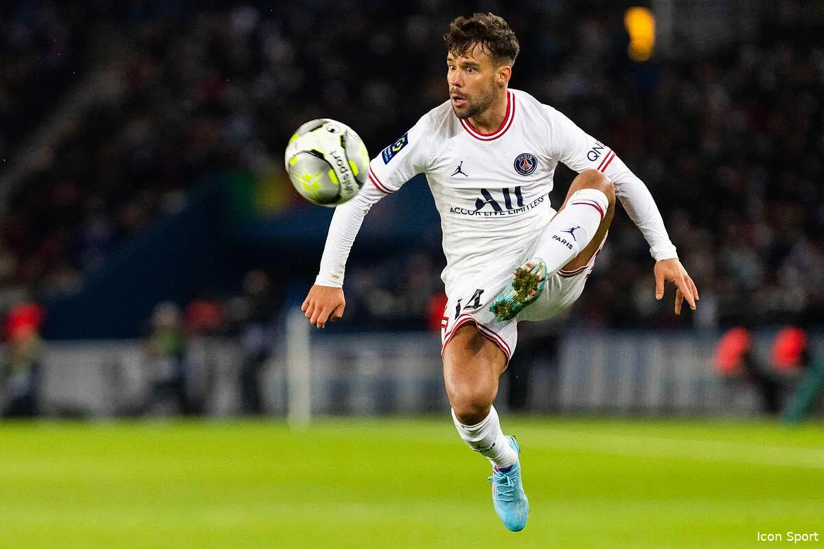Le PSG prête Juan Bernat à Benfica