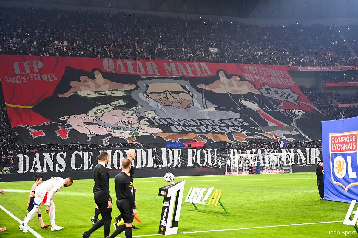 Les supporters de l’OL parlent à Nasser Al-Khelaïfi
