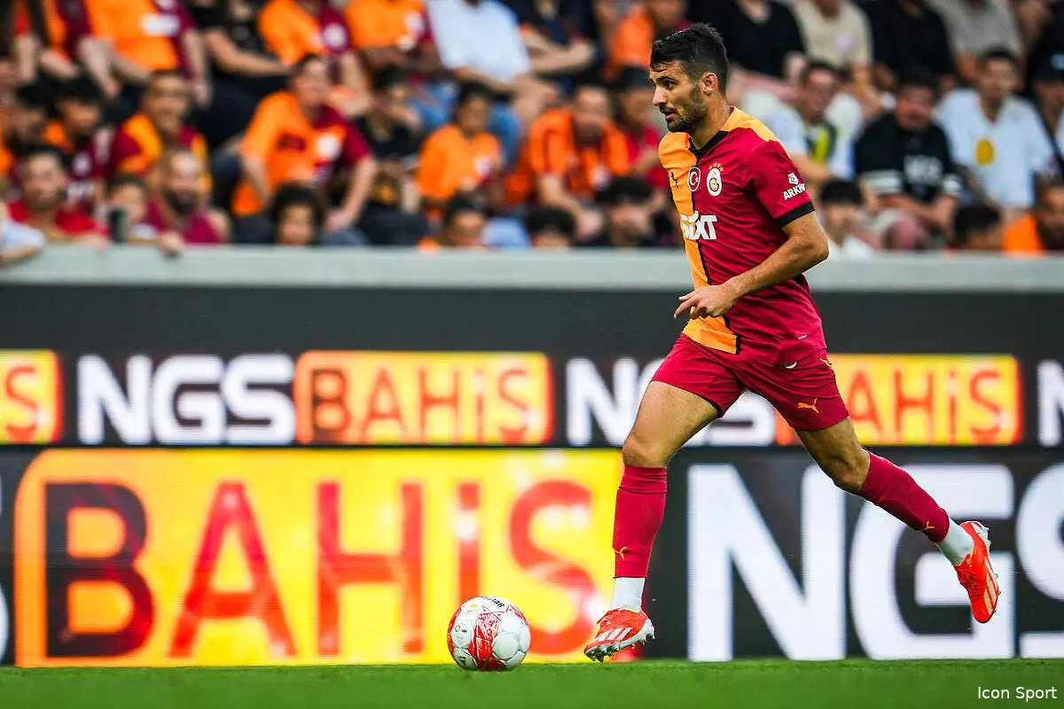 Libéré de son contrat, Léo Dubois quitte Galatasaray