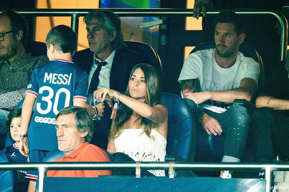 lionel messi sa famille prete a quitter paris icon 776743 010 328095