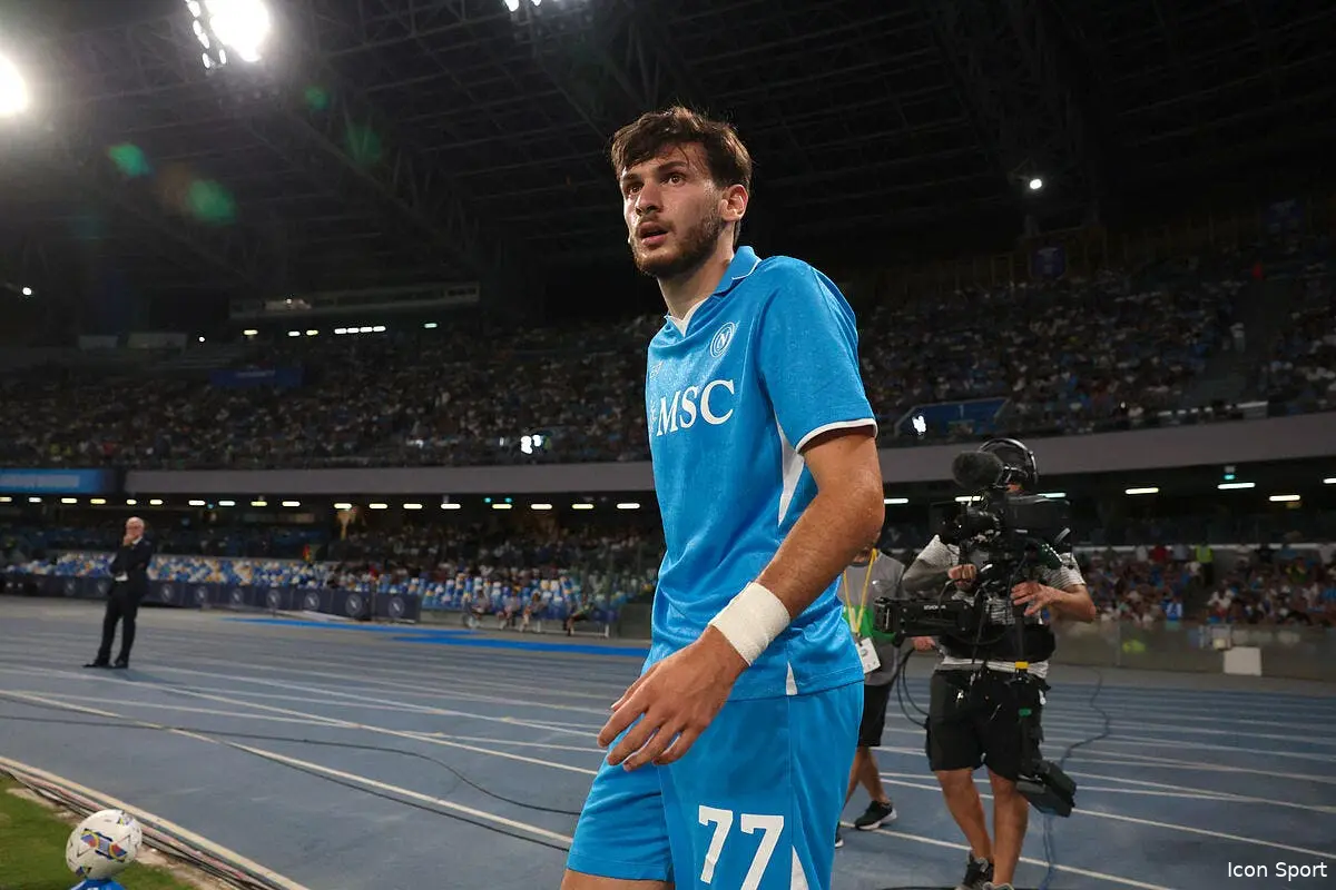 Naples enterre le rêve à 120 ME du PSG