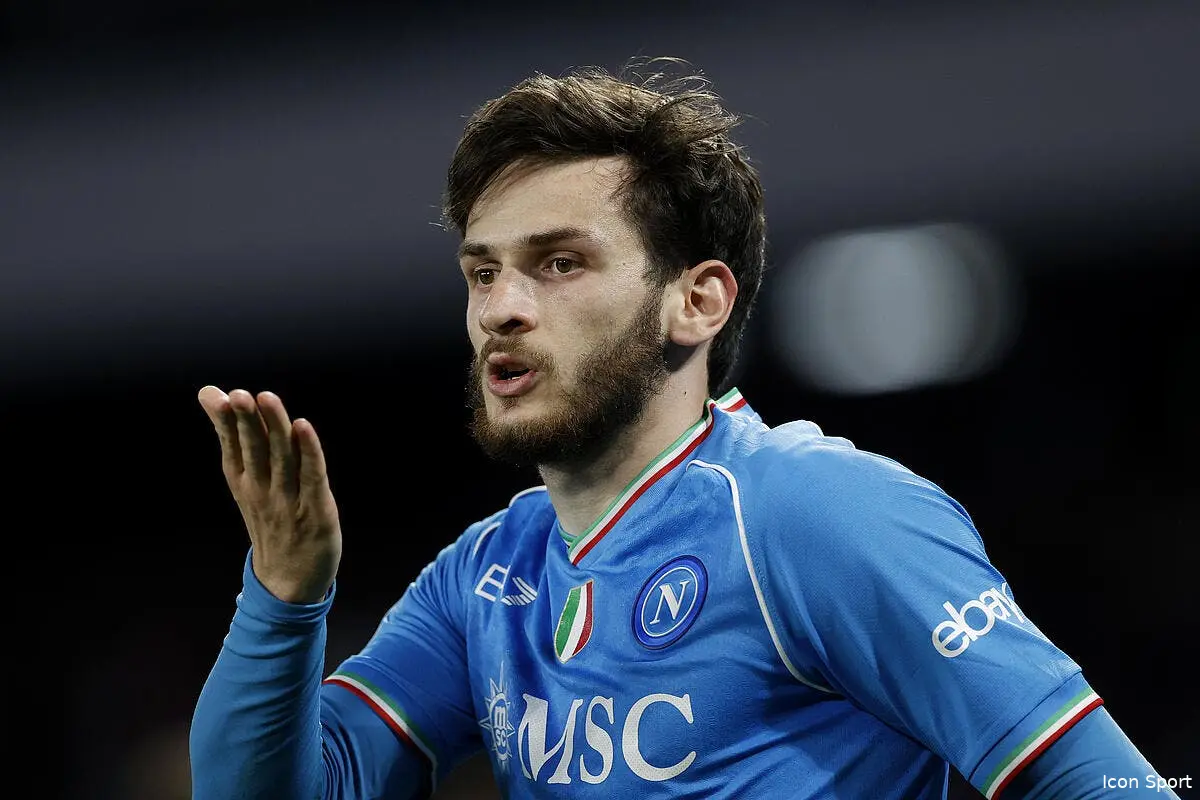 Naples discute avec le PSG pour Kvaratskhelia, c'est très compliqué