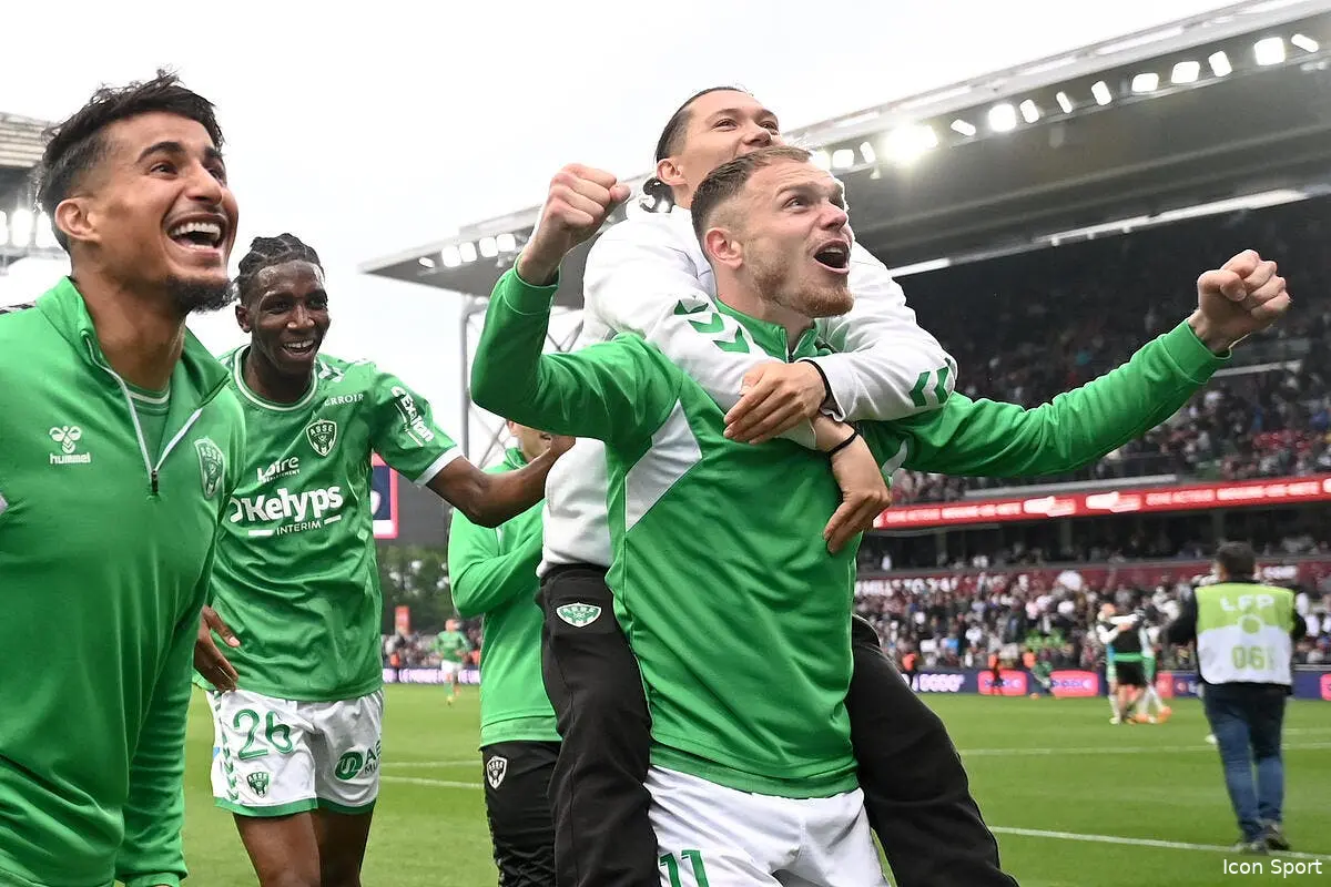 Officiel : Irvin Cardona revient à l’ASSE
