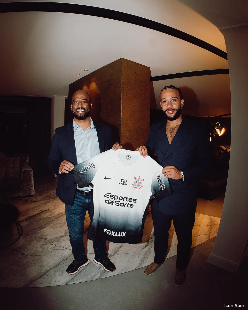 officiel memphis depay signe aux corinthians memphis 381015