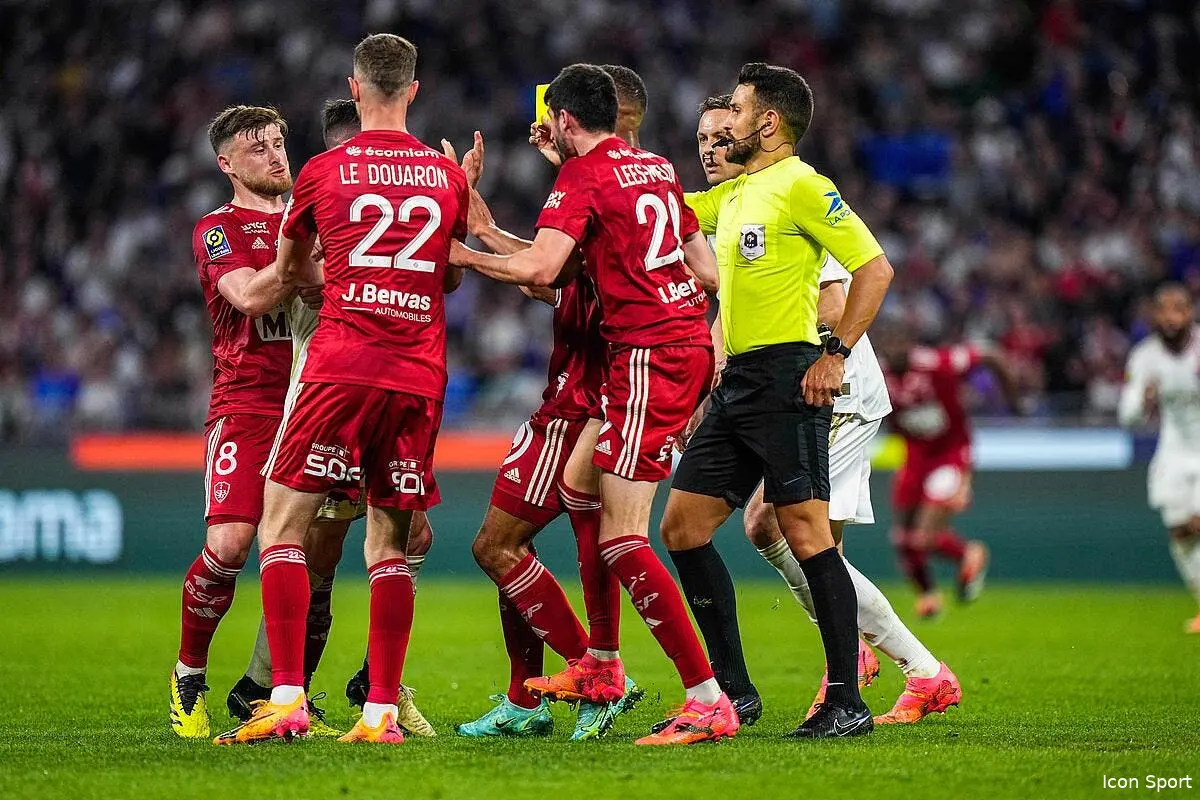 L1 : Brest accuse brutalement un arbitrage pro-OL