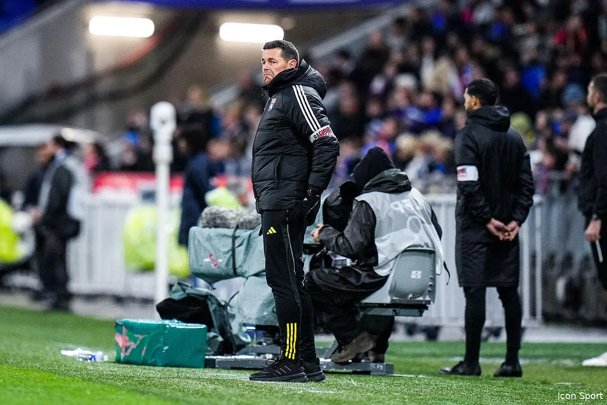 OL : Cherki incertain, les choix de Pierre Sage dévoilés