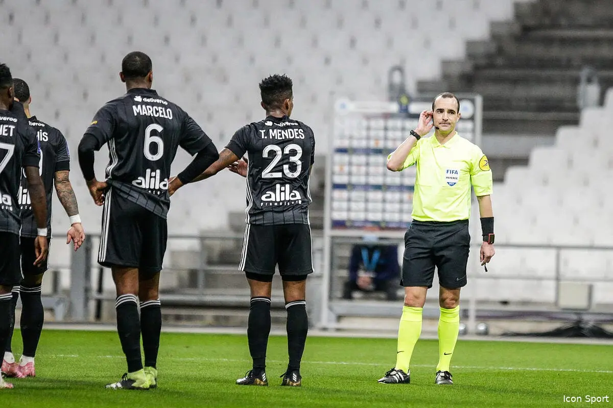 ol juninho accuse l arbitre et denonce un complot icon d1r7480 307983