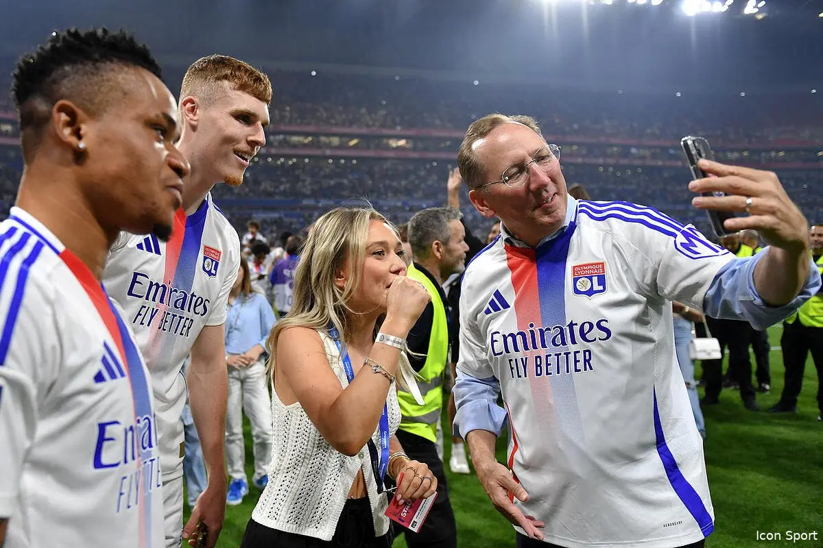 OL : Textor sacrifie trois joueurs pour remplir les caisses
