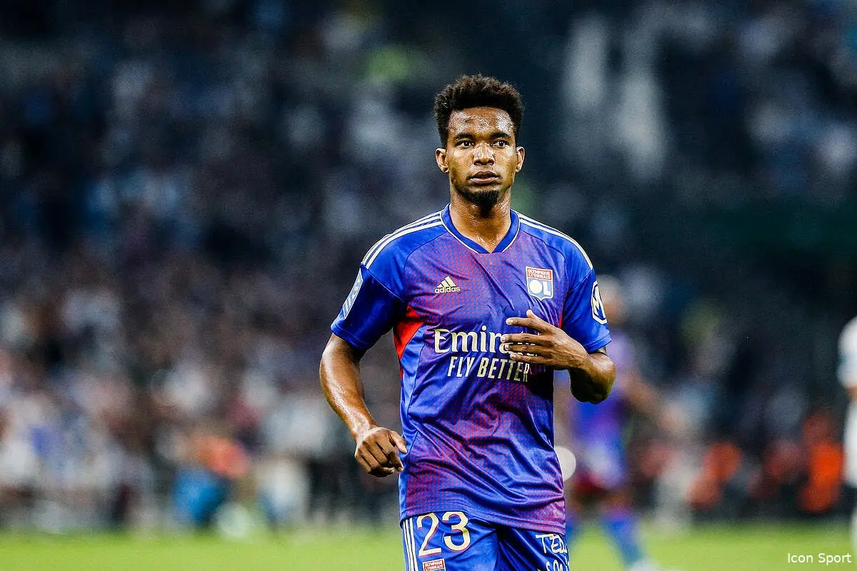 ol thiago mendes sa femme brasse de l air en pleine canicule icon d1r7394 343557