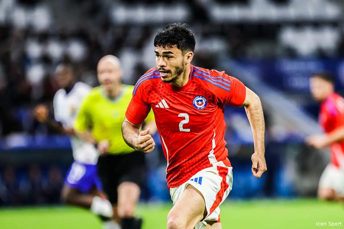 OL : Un international pour remplacer Tagliafico ?