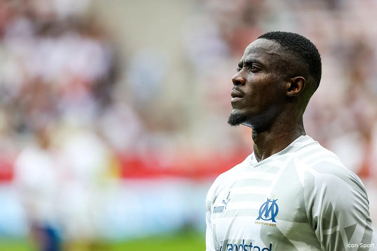 om eric bailly vire merci et au revoir icon fid 3732 359409