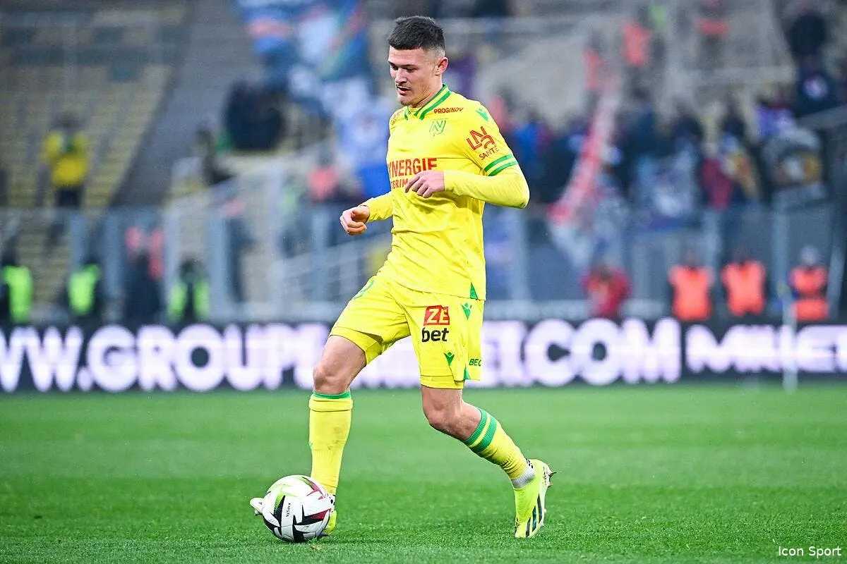 om trois possibles recrues longoria fait durer le suspense merlin 371046