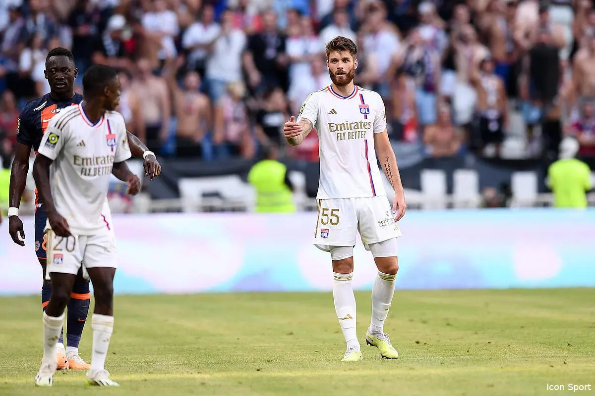 panique a l ol ces deux defenseurs font tache pour le maintien icon pl5 2866 370620