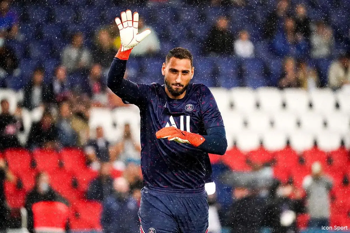 psg donnarumma prend un missile signe rolland courbis icon 19092021 pf18392 324205